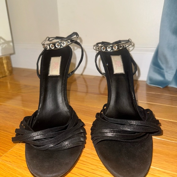 JLO Stiletto with Ankle Jewelry - Picture 4 of 5